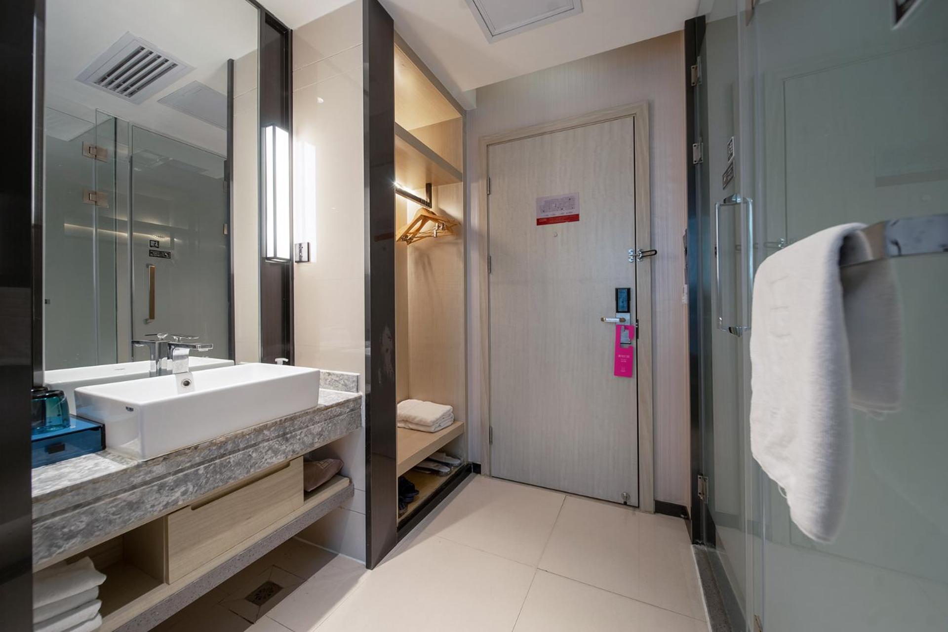 Echarm International Hotel Canton Tower Pazhou Convention And Exhibition Center Lujiang Subway Metro Branch - Free Shuttle Bus To Canton Fair Complex During Canton Fair Period Екстериор снимка